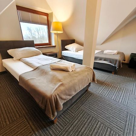 Route One - Restauracja & Pokoje Hotelowe Zgierz Exteriör bild