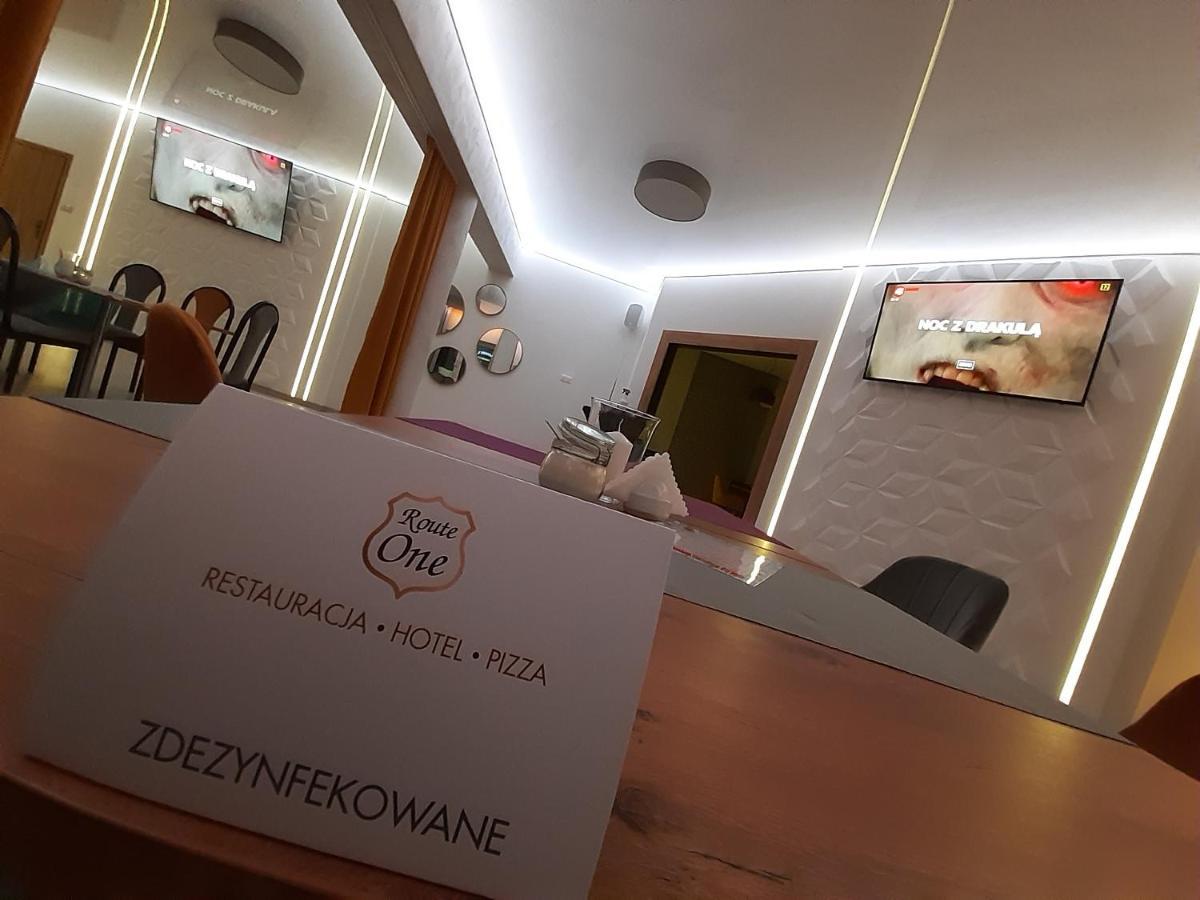 Route One - Restauracja & Pokoje Hotelowe Zgierz Exteriör bild