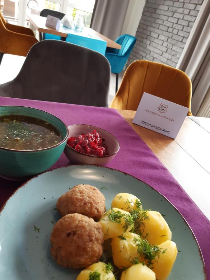 Route One - Restauracja & Pokoje Hotelowe Zgierz Exteriör bild