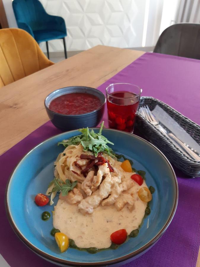 Route One - Restauracja & Pokoje Hotelowe Zgierz Exteriör bild